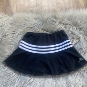 ADIDAS SKIRT SIZE (7/8) for girls